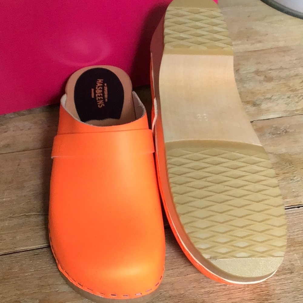 NWT Swedish Hasbeens Husband Clogs